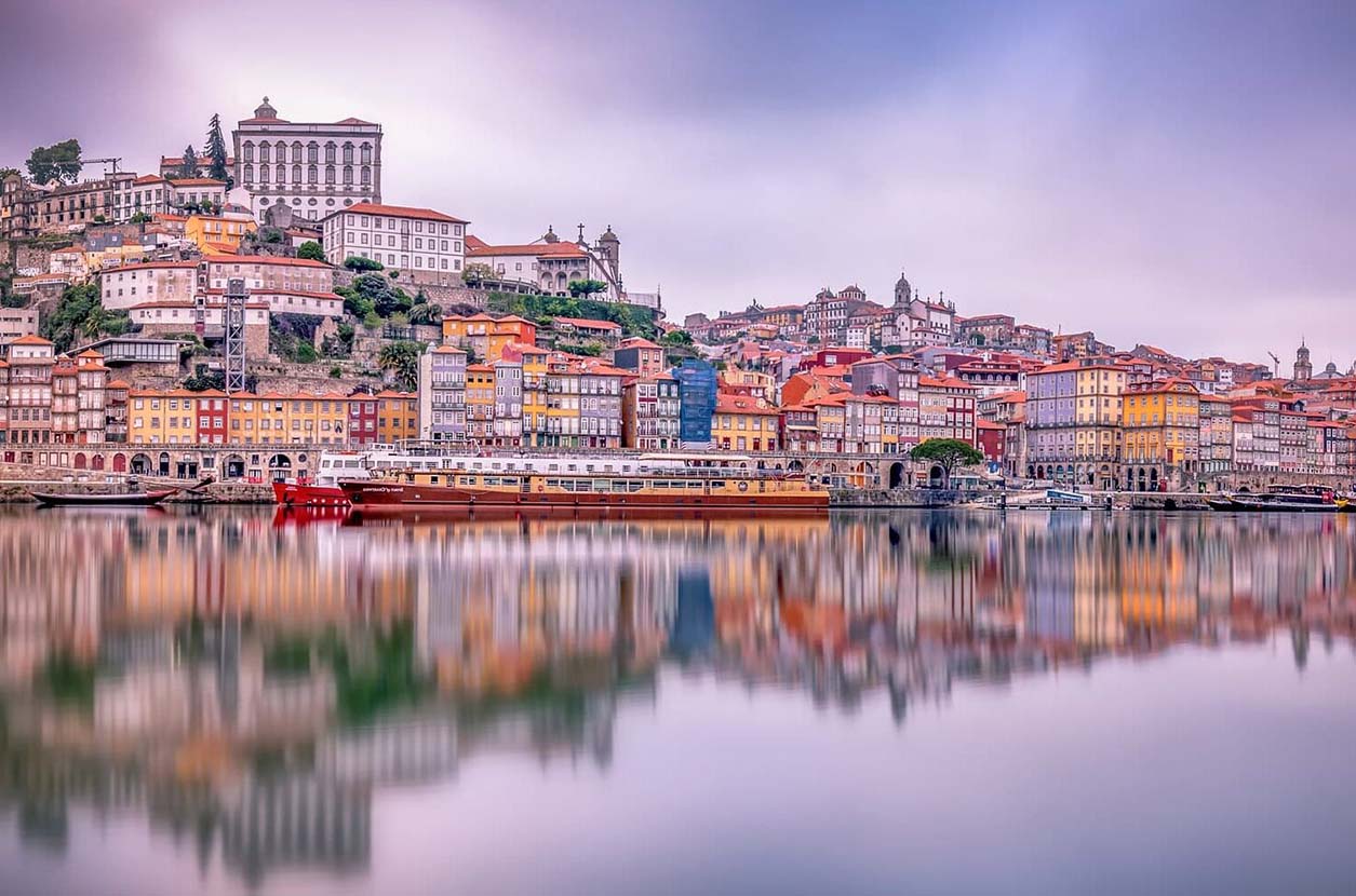 Alma Resiliente: Explorando la Historia y las Historias Humanas de Oporto