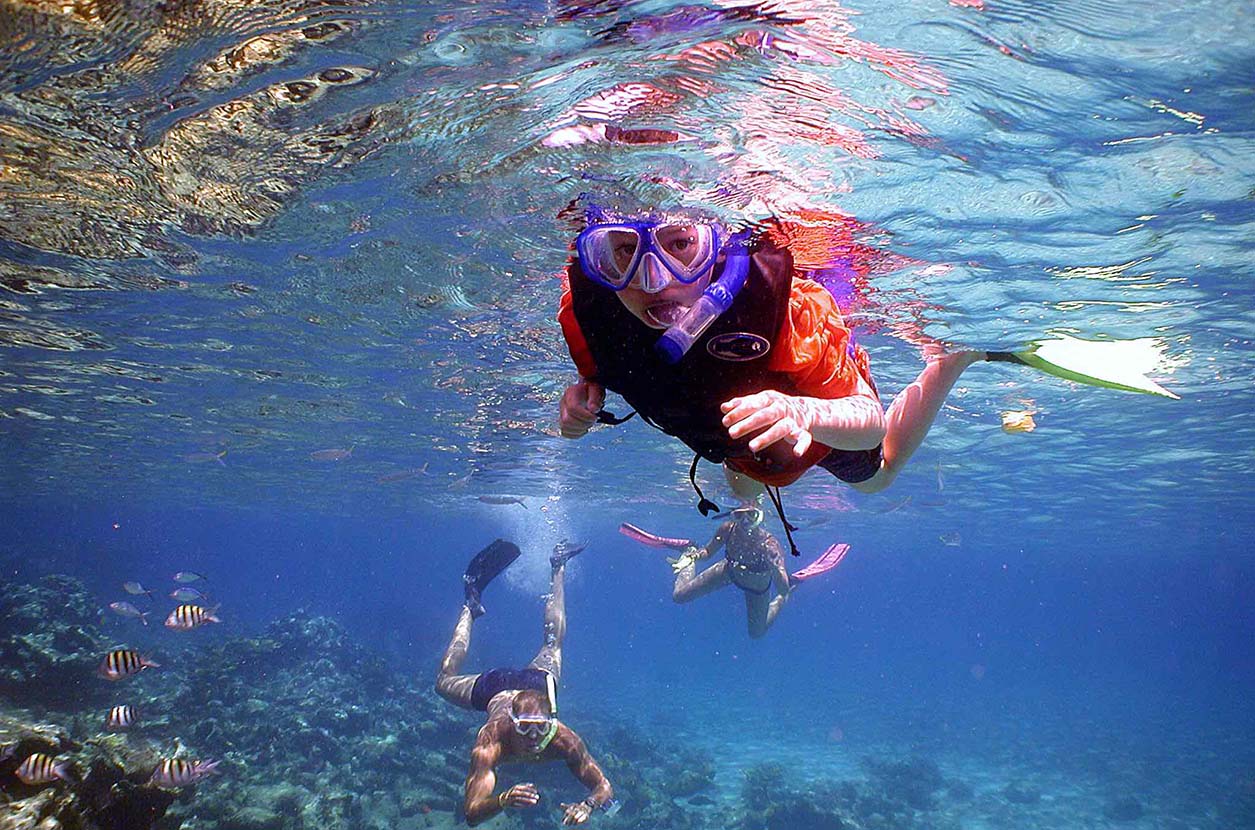 Paraíso de Deportes Acuáticos: La Emocionante Aventura de Bucear, Surfar y Hacer Snorkel en Bali